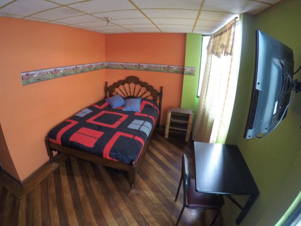 Hostel Sendero De Volcanes Latacunga Luaran gambar